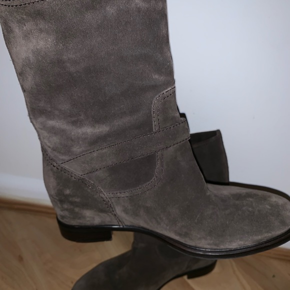 Prada boots - Picture 3 of 3